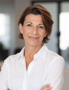 Mindy Rodrigues Headshot